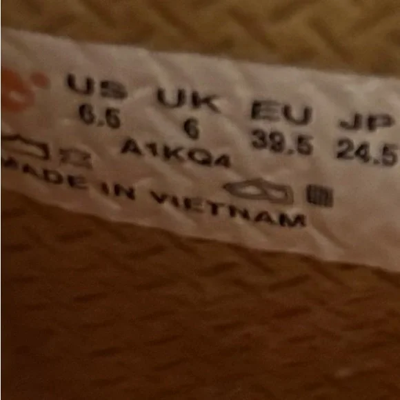 Timberland 6 Inch Premium 'Sky Blue' These are 6.5 in Boys/Mens & Fits Women 8.5 - Picture 15 of 15